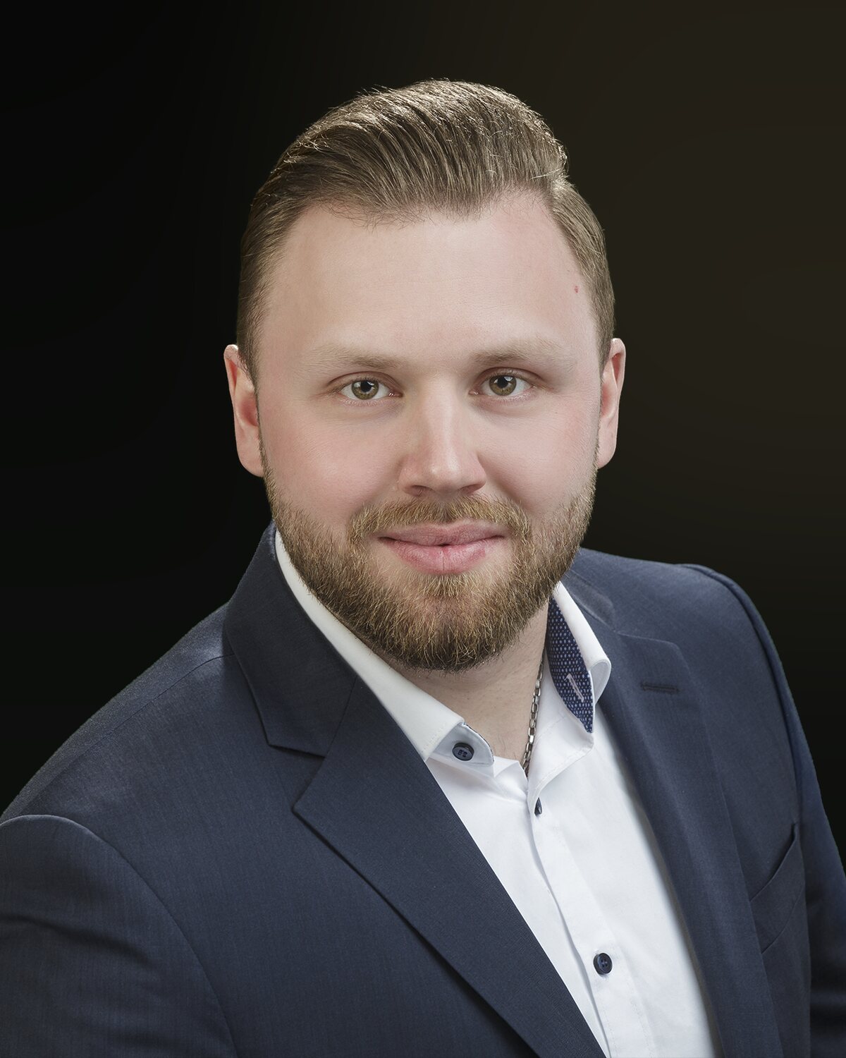 Porträt von Dennis Wodzikowski.